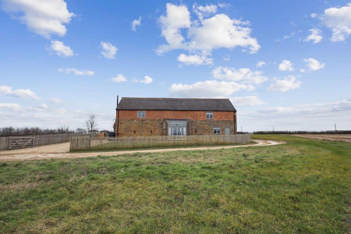 Вилла Sophie'S Barn - Hot Tub Packages Available Маркет-Харборо Экстерьер фото